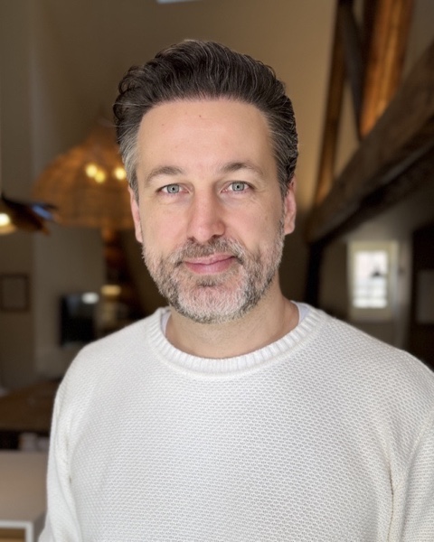 Daniel, Management