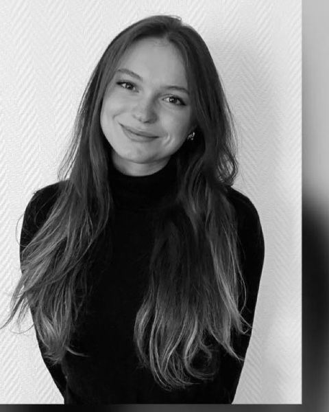 Faustine, Sales